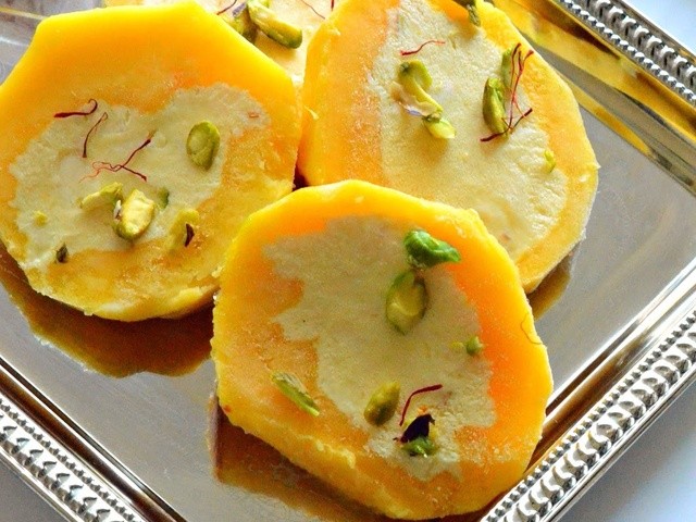 Stuffed-mango-kulfi - www(dot)eatanddust(dot)com
