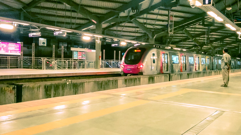 Mumbai metro, Mumbai local trains