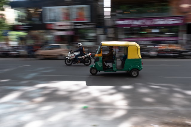 green and yello cabs