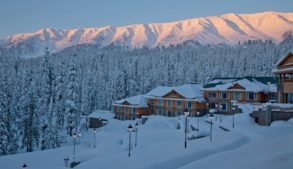 Snow capped mountains, ski resorts in India, Skiing in Gulmarg in January