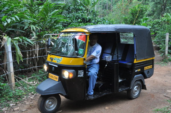 Tuk tuks in India, Travel budget in India, Is India cheap