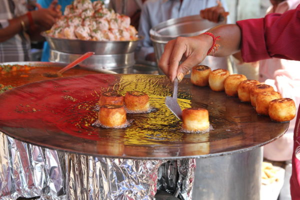 Street food vendors in Mumbai, 