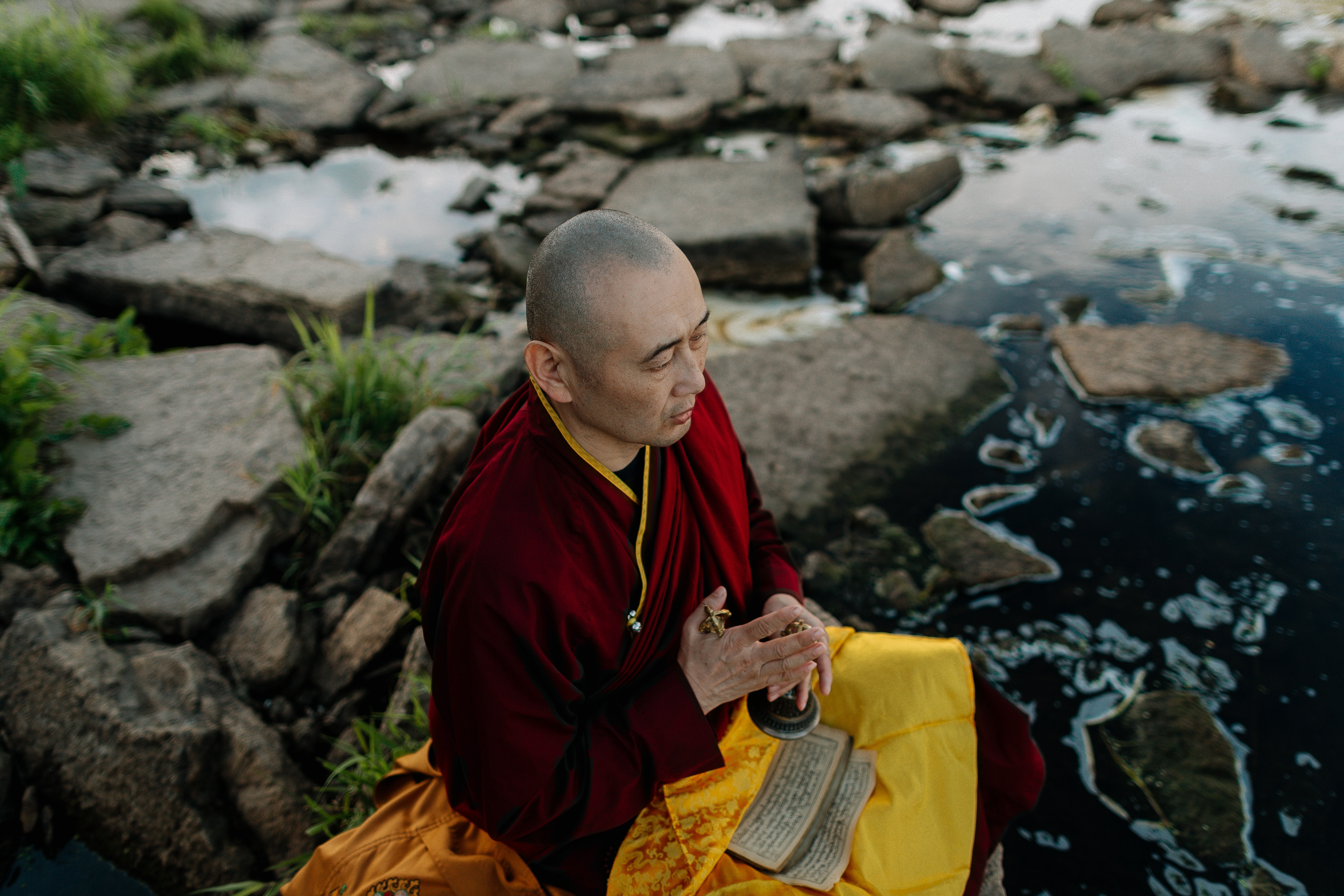 Monks in India 